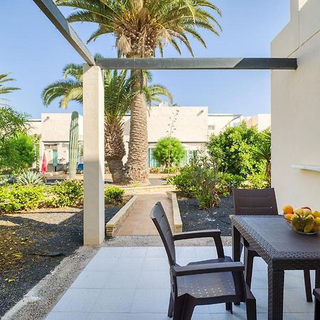 Homeforguest Moderno Apartamento Con Piscina En Коральео Экстерьер фото