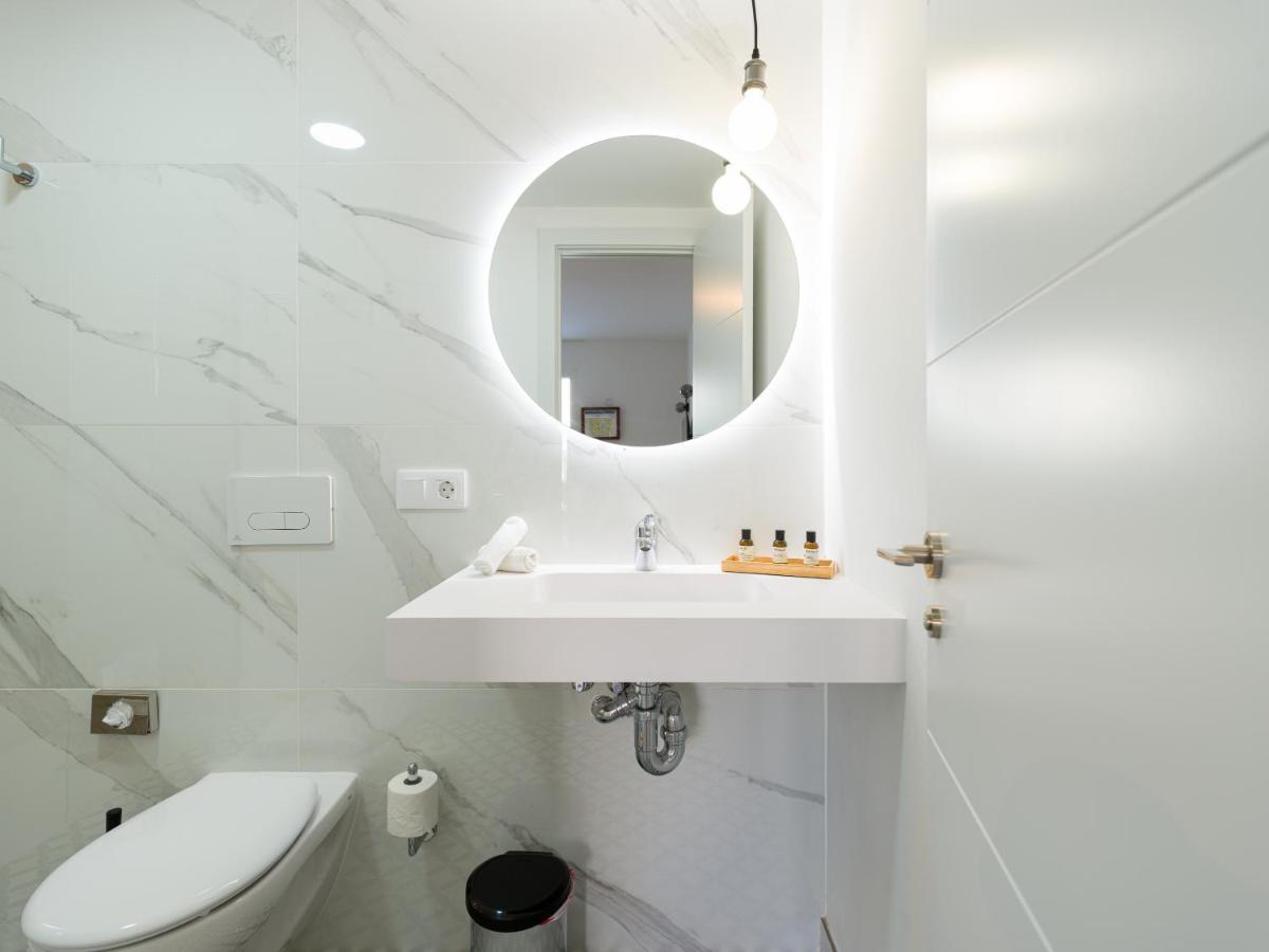 Homeforguest Moderno Apartamento Con Piscina En Коральео Экстерьер фото