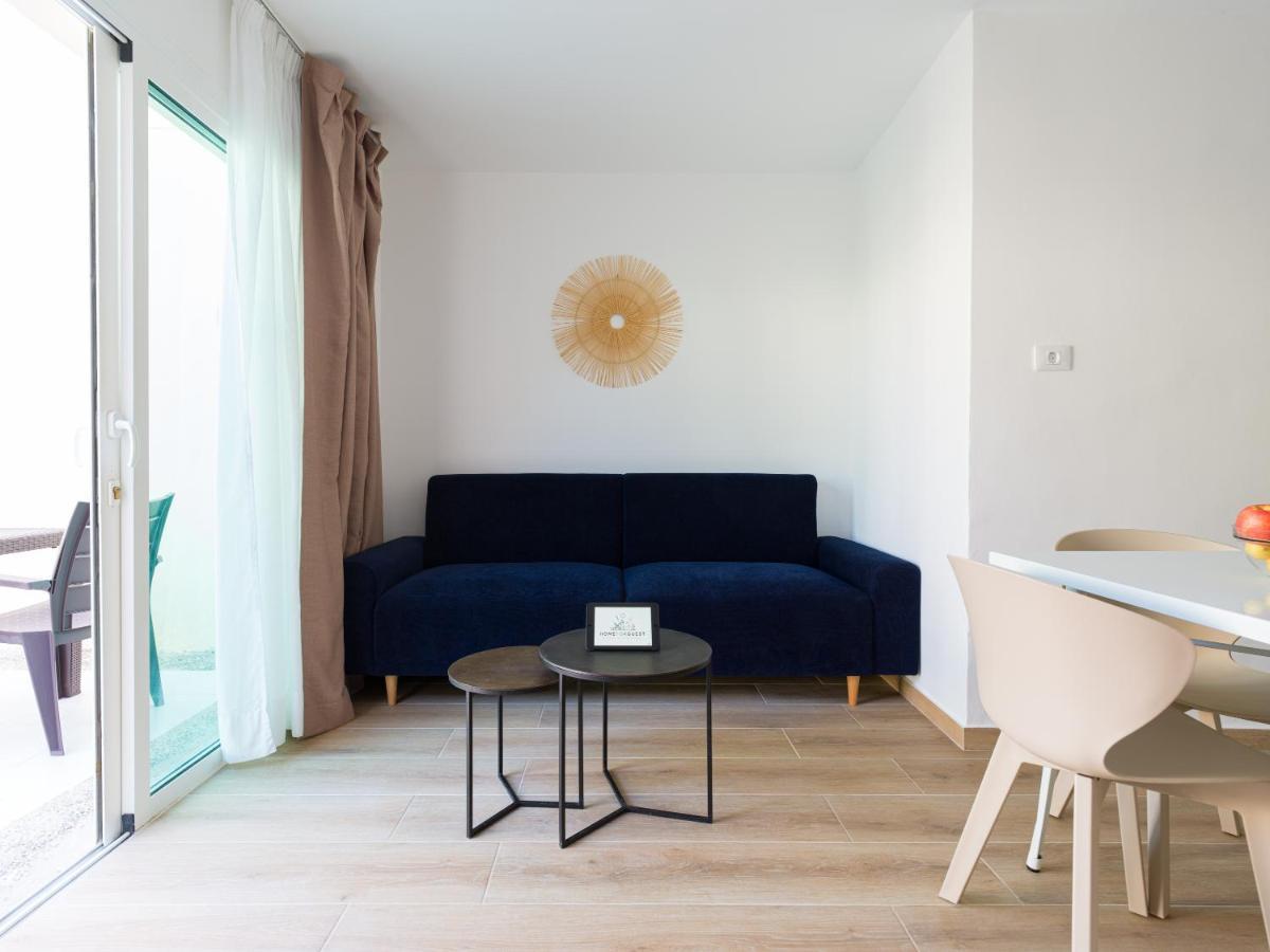 Homeforguest Moderno Apartamento Con Piscina En Коральео Экстерьер фото