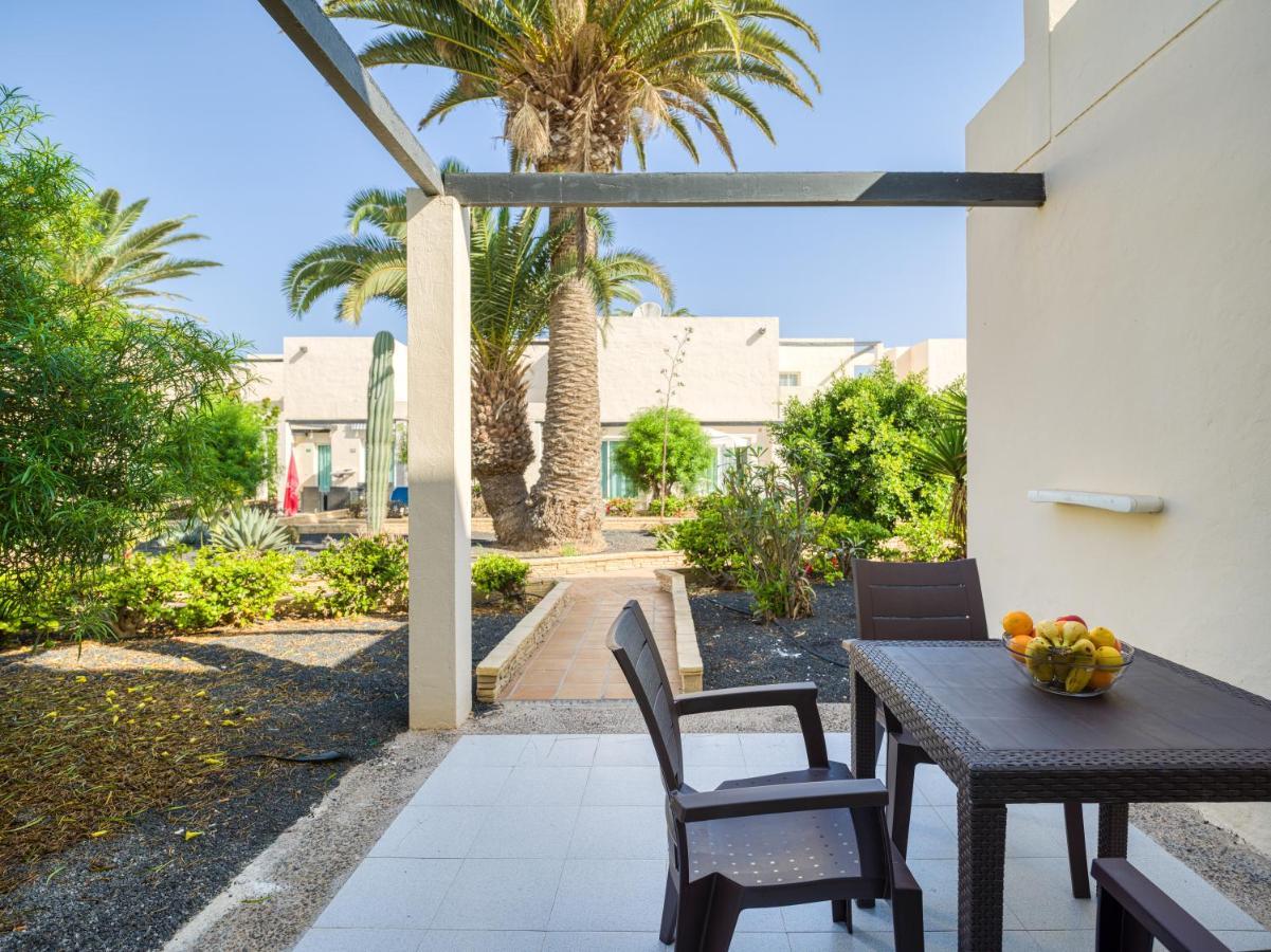 Homeforguest Moderno Apartamento Con Piscina En Коральео Экстерьер фото