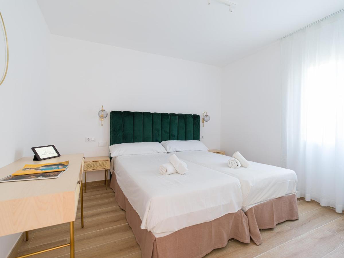Homeforguest Moderno Apartamento Con Piscina En Коральео Экстерьер фото