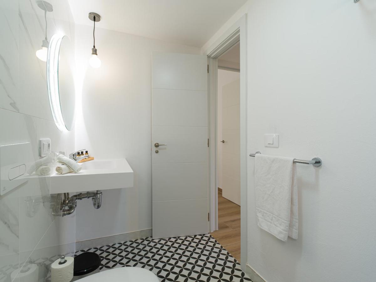 Homeforguest Moderno Apartamento Con Piscina En Коральео Экстерьер фото