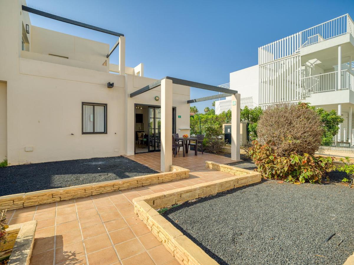 Homeforguest Moderno Apartamento Con Piscina En Коральео Экстерьер фото
