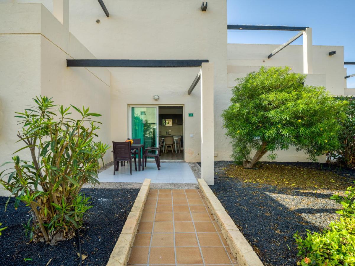 Homeforguest Moderno Apartamento Con Piscina En Коральео Экстерьер фото