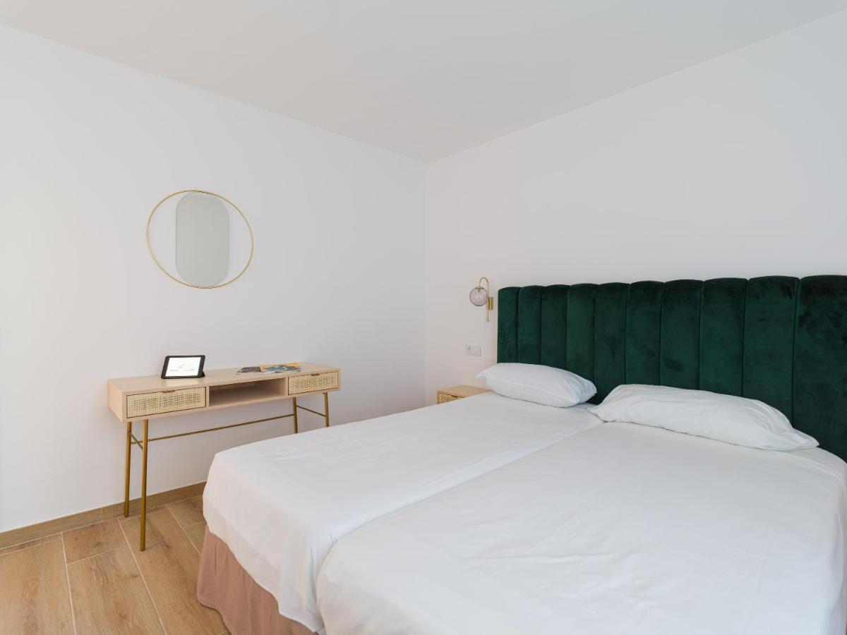 Homeforguest Moderno Apartamento Con Piscina En Коральео Экстерьер фото