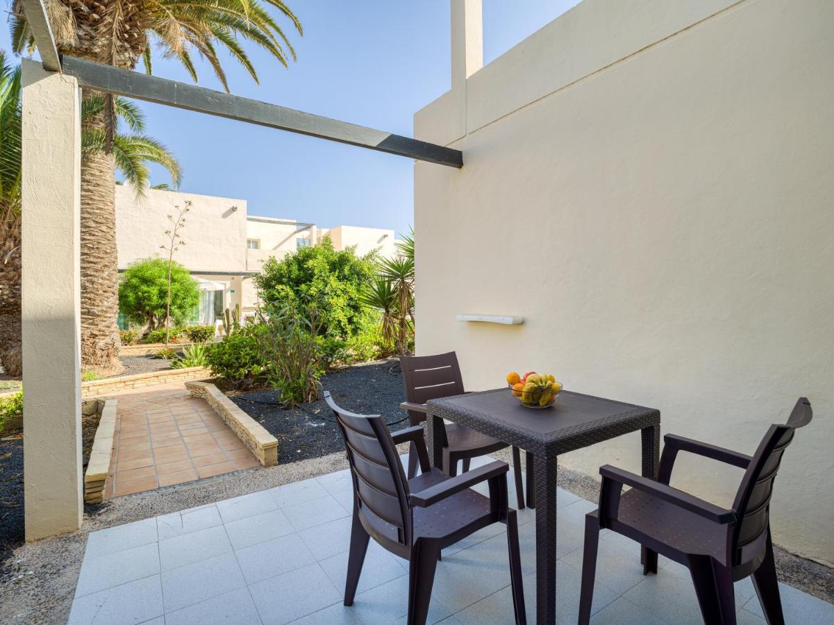 Homeforguest Moderno Apartamento Con Piscina En Коральео Экстерьер фото